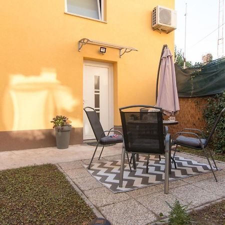 Apartamento Moet With Garden Pula Exterior foto